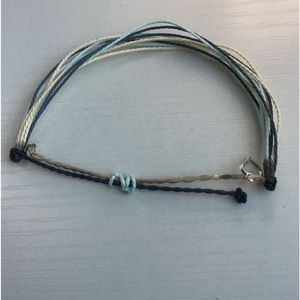 hi! im a small business selling bracelets!